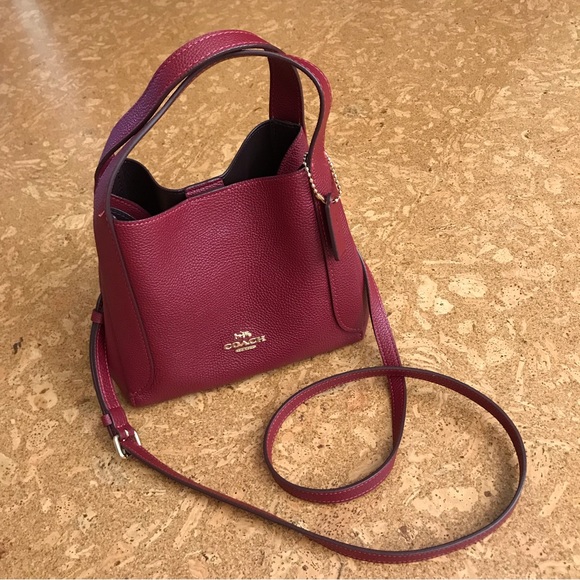 Coach Handbags - Coach Hadley 21 - Like New